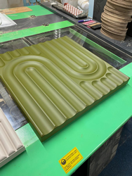 Frézovaný panel na obývaciu stenu